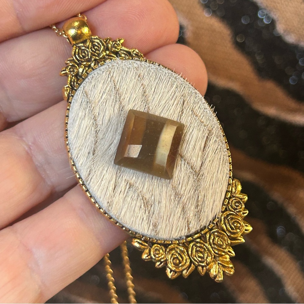 Handcrafted cowhide vintage gem cameo pendant on chain necklace